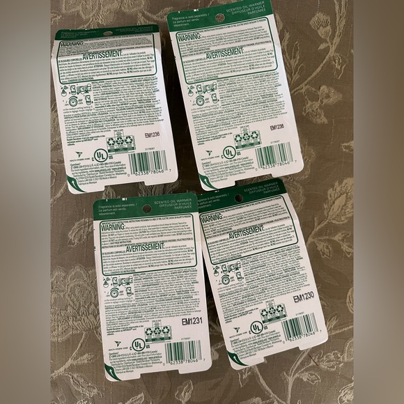 5 for $25- 4 Airwick Scented Oil Warmers - Picture 3 of 5